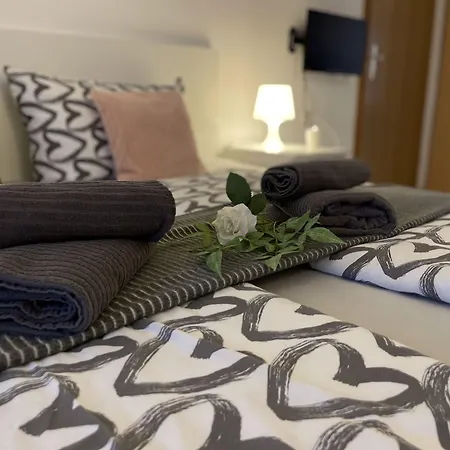 Lenartz Apartment *